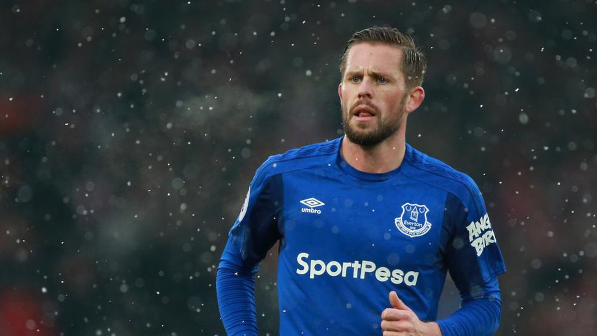 电竞投注平台-贝林厄姆开场5分钟连进两球，申花防线形同虚设！贝林厄姆5分钟两球，申花防线被打爆！